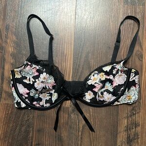 Victoria’s Secret dream angels bra